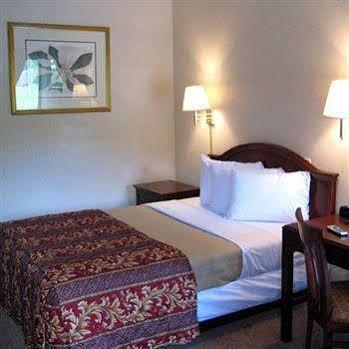Charlotte Express Inn Eksteriør bilde